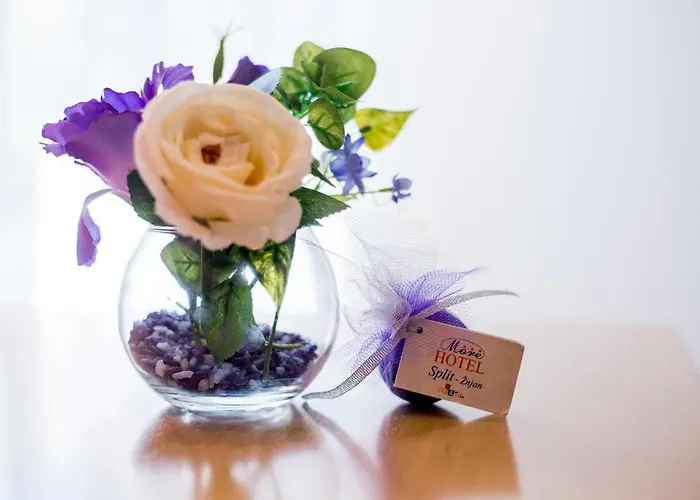 ホテル Hotel More