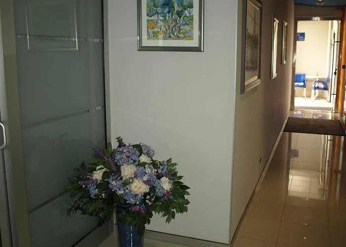 Hotel More ホテル 3*