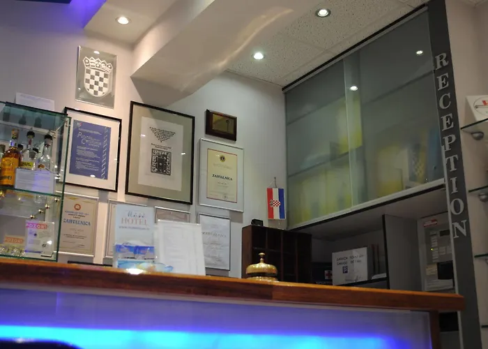 Ξενοδοχείο Hotel More 3*