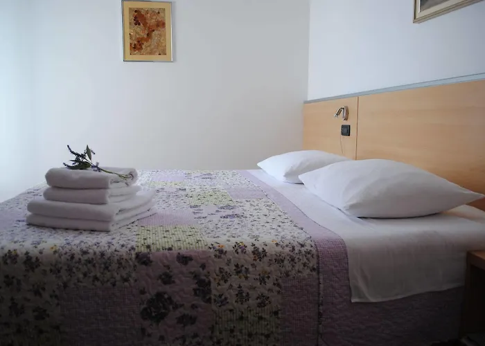 Hotel More ホテル 3*