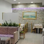 Hotel More 3*