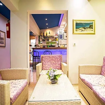מלון Hotel More