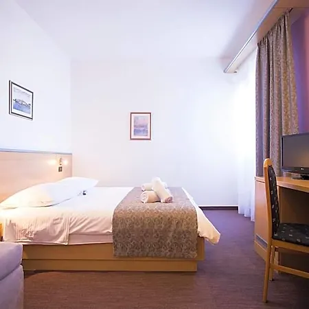Hotel More מלון 3*