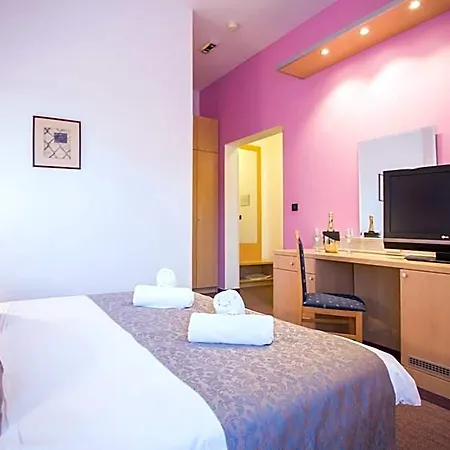Hotel More מלון