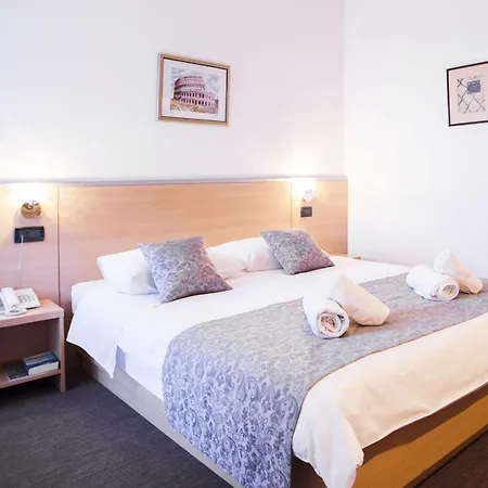 Hotel More Готель Спліт
