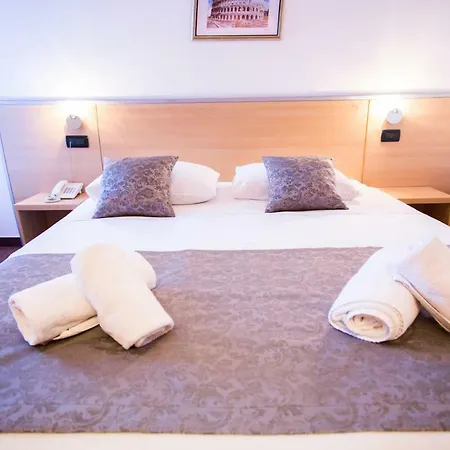 Hotel More 3* Split