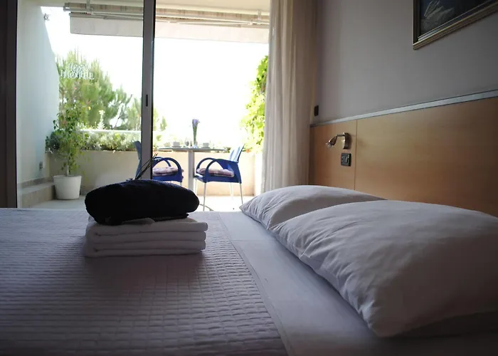 Hotel More 3* Split