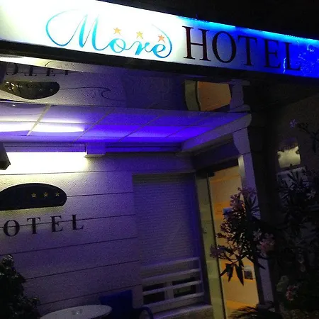 Отель Hotel More Сплит