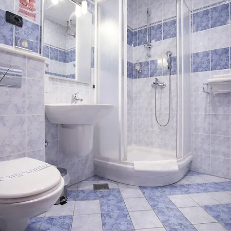 Hotel More Отель Сплит