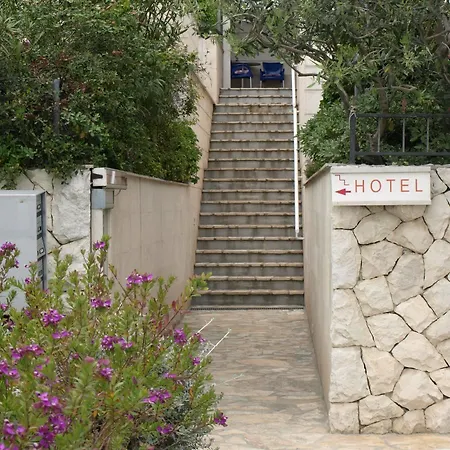 Hotel More Отель 3*