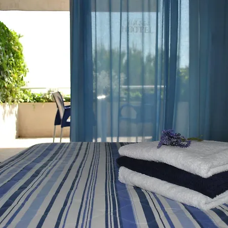 Отель Hotel More 3*